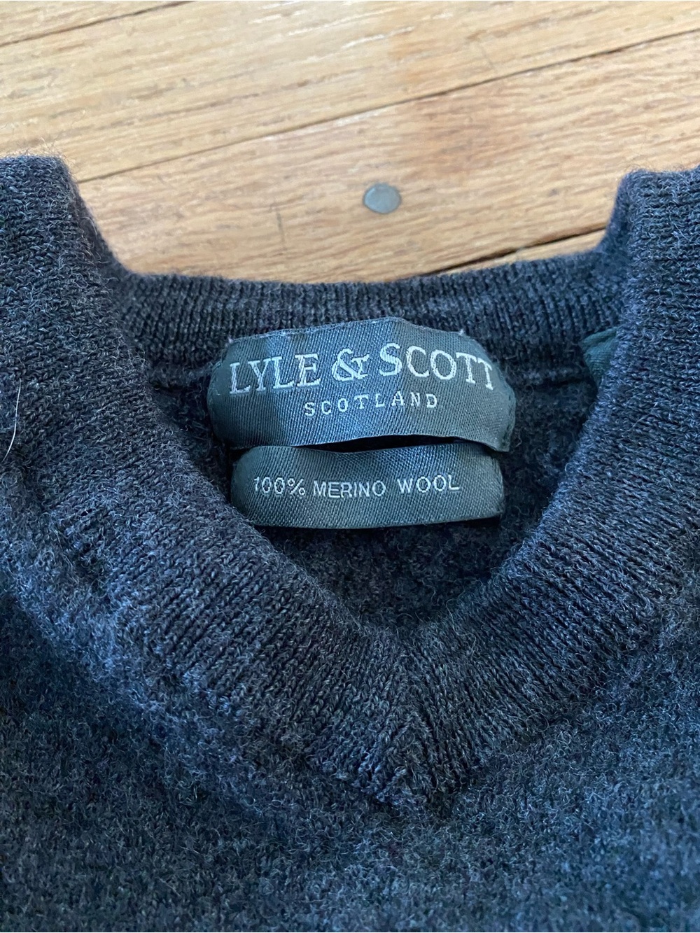 Boy M Lyle and Scott 100% wool Charcoal Gray Crewneck Sweater - Picture 2 of 4